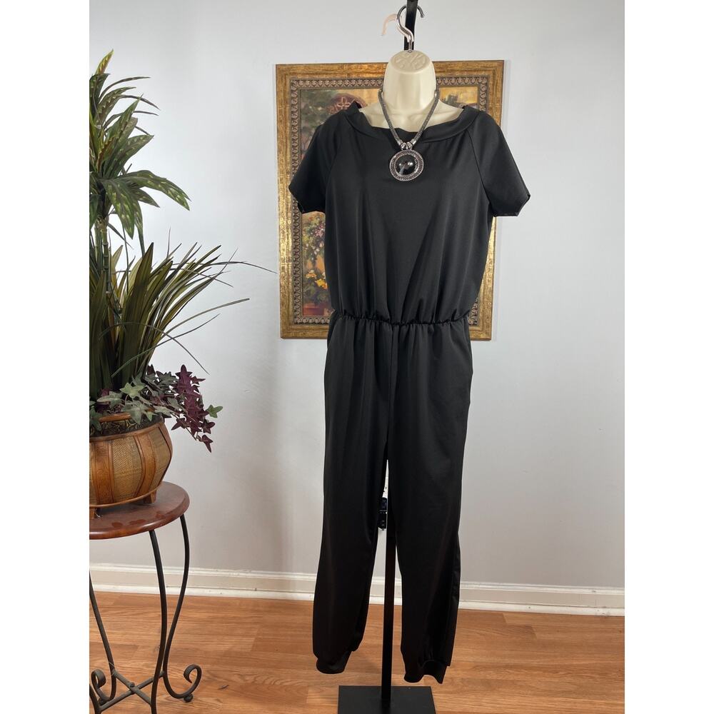 Women's Jumpsuit Medium Black Tapered-Leg Cinched Waist Short Sleeve Minimalist